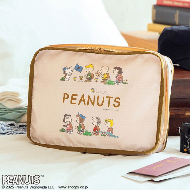 SNOOPY たっぷり入る！ ラクラク圧縮収納ポーチ BOOK