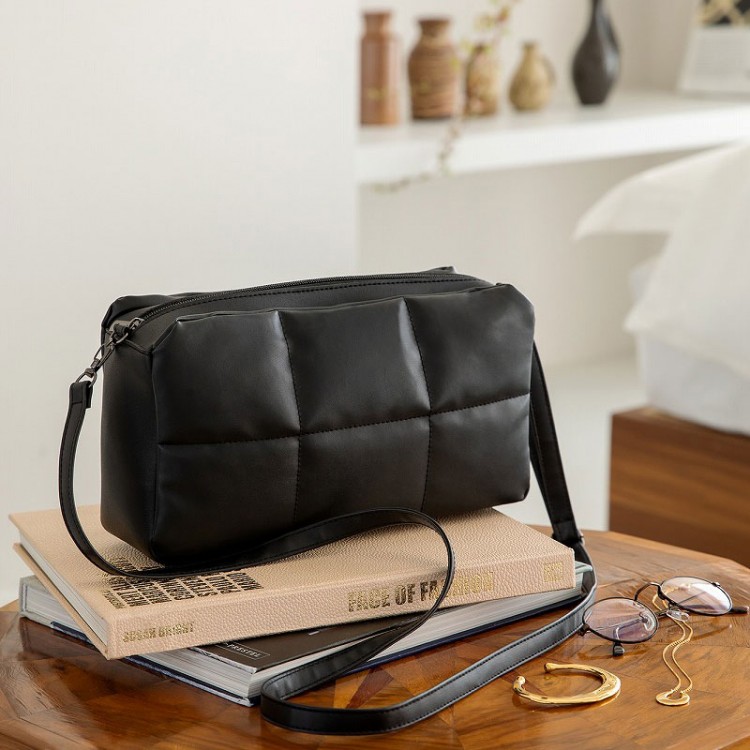 ＜SALE＞Whim Gazette ブロックステッチ SHOULDER BAG BOOK