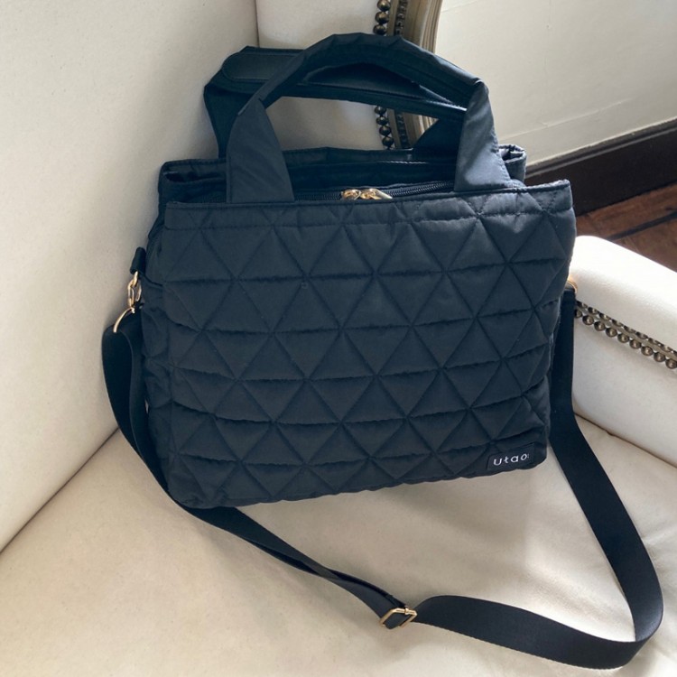 ＜SALE＞Utao: 撥水・軽量 3層キルティングバッグBOOK produced by Satoko Iida