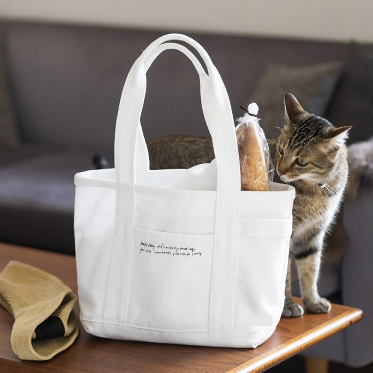 ＜SALE＞内田彩仍さんと作った白のキャンバストートバッグBOOK