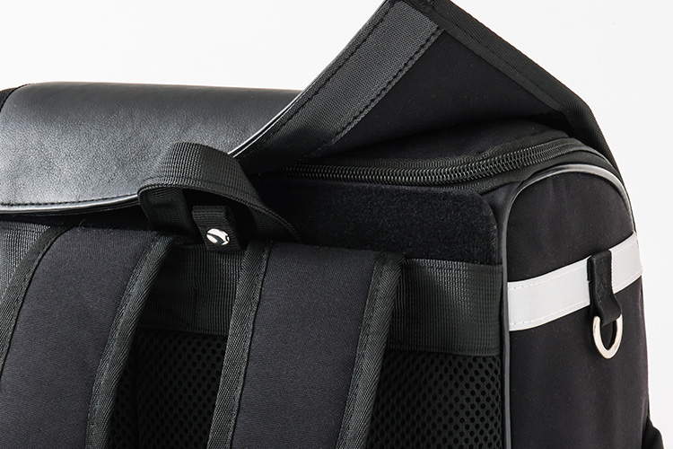 機能2 面テープで簡単に取り外し