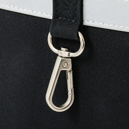 ツヤを抑えた金具