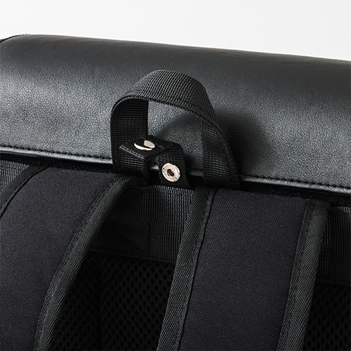 フックにかけられるループ付き