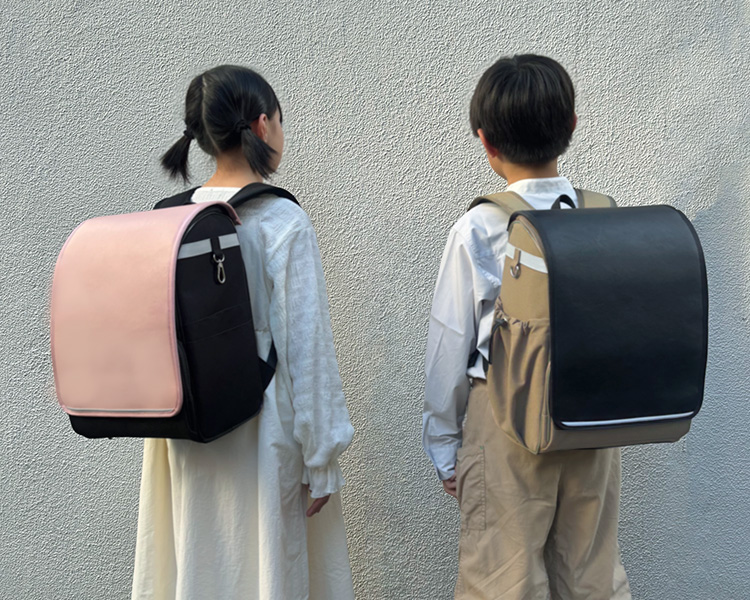 気分に合わせて楽しめる フラップで色替え