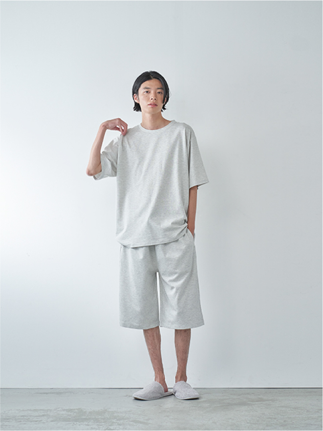 Recoverypro Lab. 疲労回復ウェア ベーシック 上下セット（半袖シャツ・ショートパンツ） グレー イメージカット