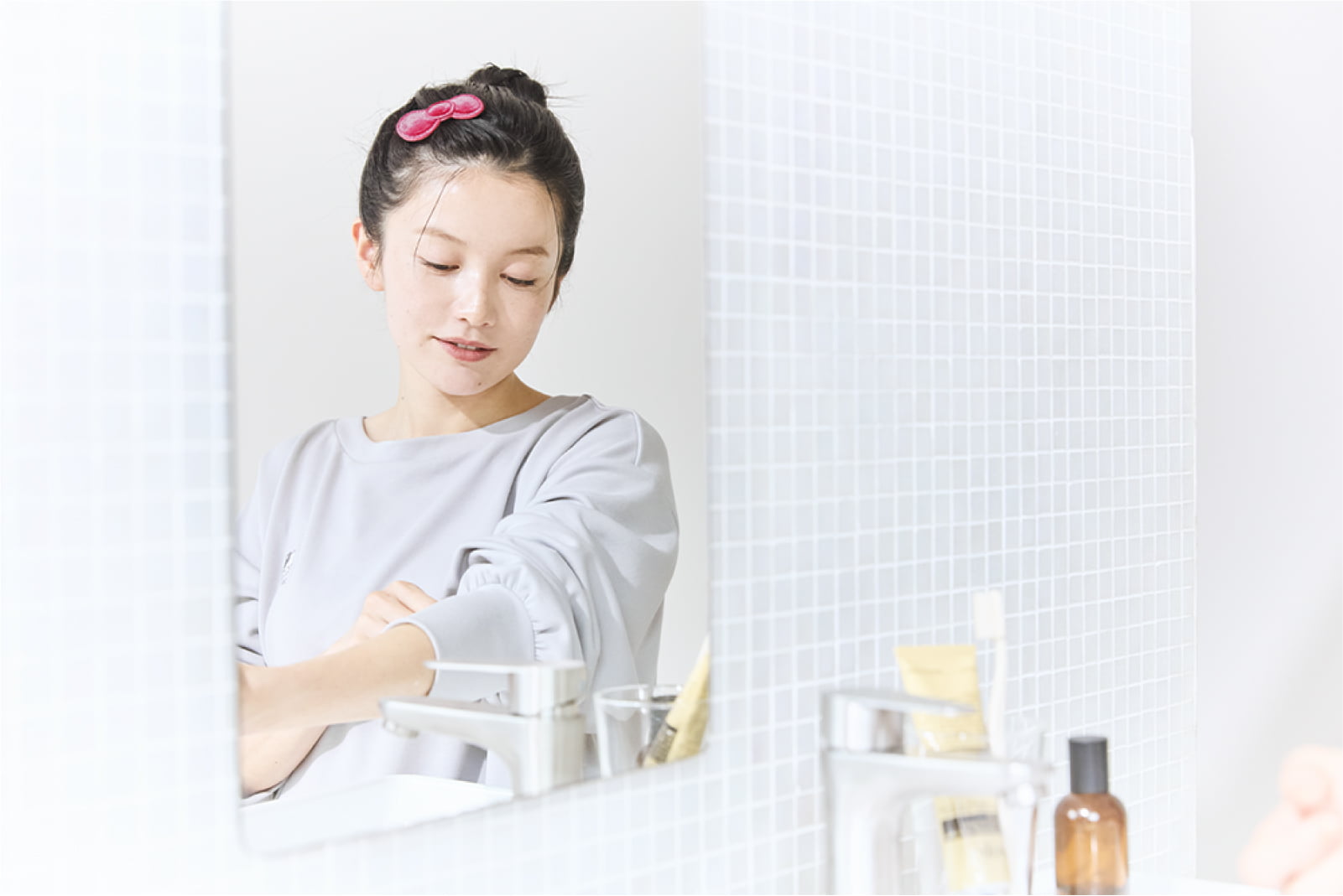 HELLO KITTY × BRILMYのイメージカット プルオーバーの袖口