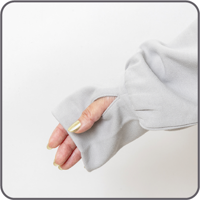 HELLO KITTY × BRILMY トップスの袖口