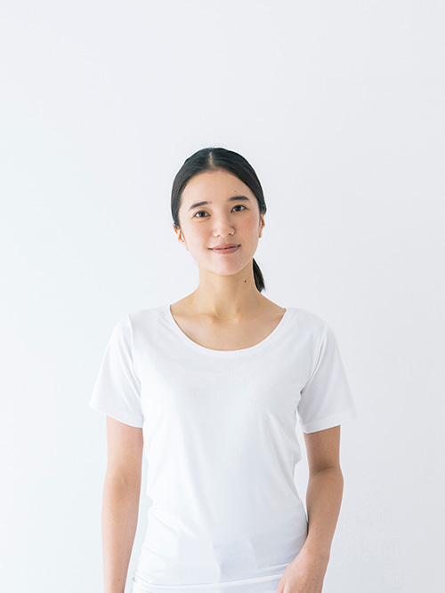 Recoverypro Lab. 疲労回復インナー WOMEN 半袖Uネック ホワイト イメージカット