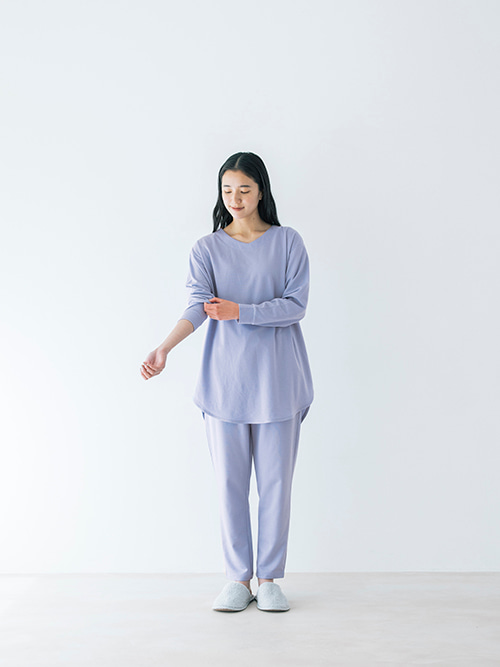 Recoverypro Lab. 疲労回復ウェア 大人のおしゃれ手帖 ベーシック 上下セット（長袖チュニック・ロングパンツ） パープル イメージカット