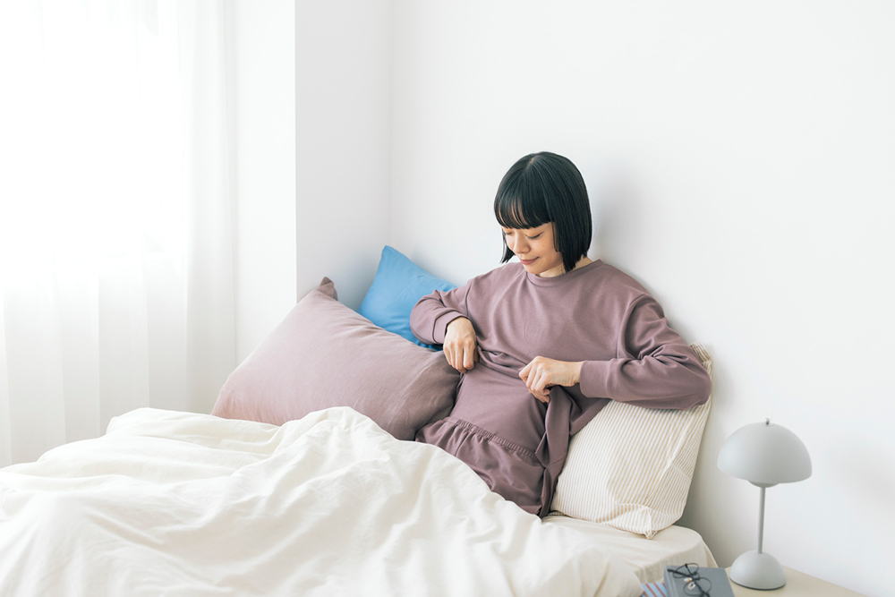 Recoverypro Lab. 疲労回復ウェア リンネル監修 上下セット（長袖トップス＆腹巻ロングパンツ） あずき色 着用イメージ